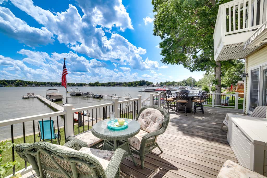 Waterfront ‘Clarklake Escape’ - Deck, Dock & Views