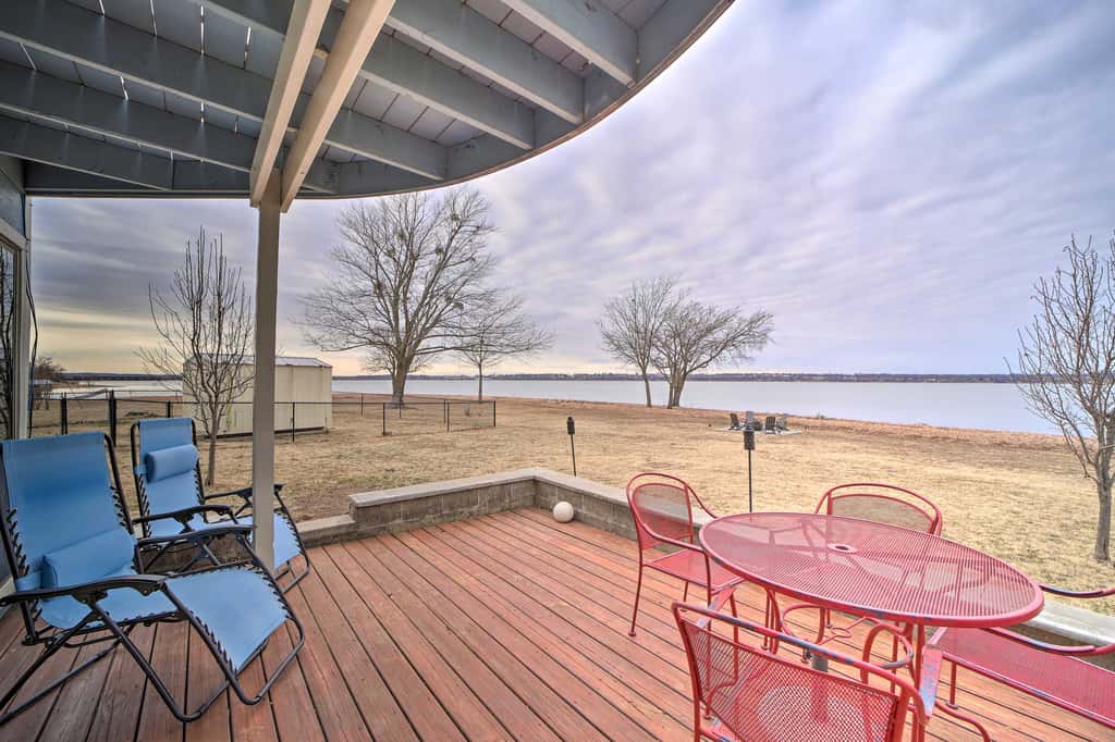 Private Beach: Waterfront Disney Getaway!