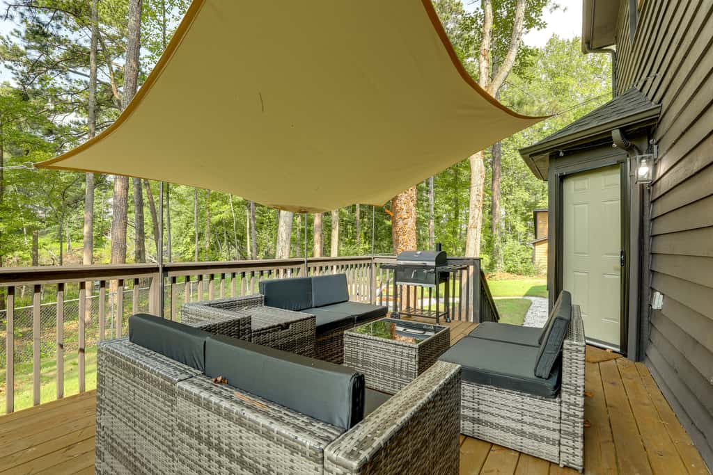 5 Mi to Stone Mountain: Family Home