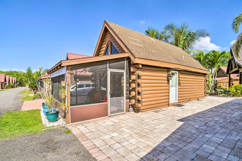 Okeechobee Cabin in Waterfront Community w/ Dock!