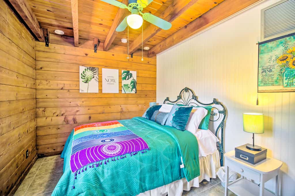 Okeechobee Cabin in Waterfront Community w/ Dock!