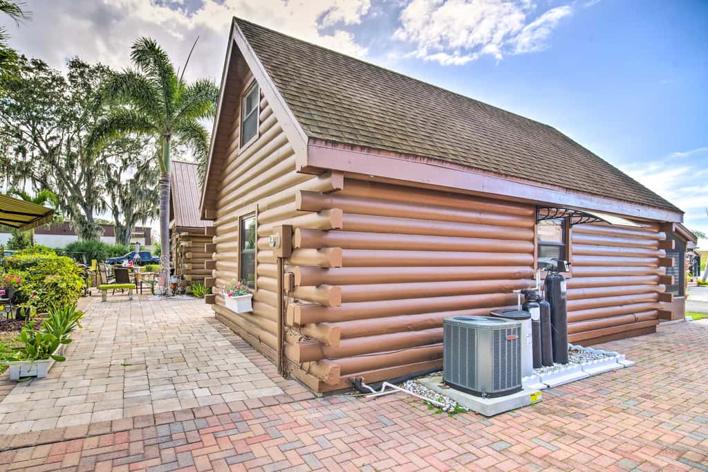 Okeechobee Cabin in Waterfront Community w/ Dock!