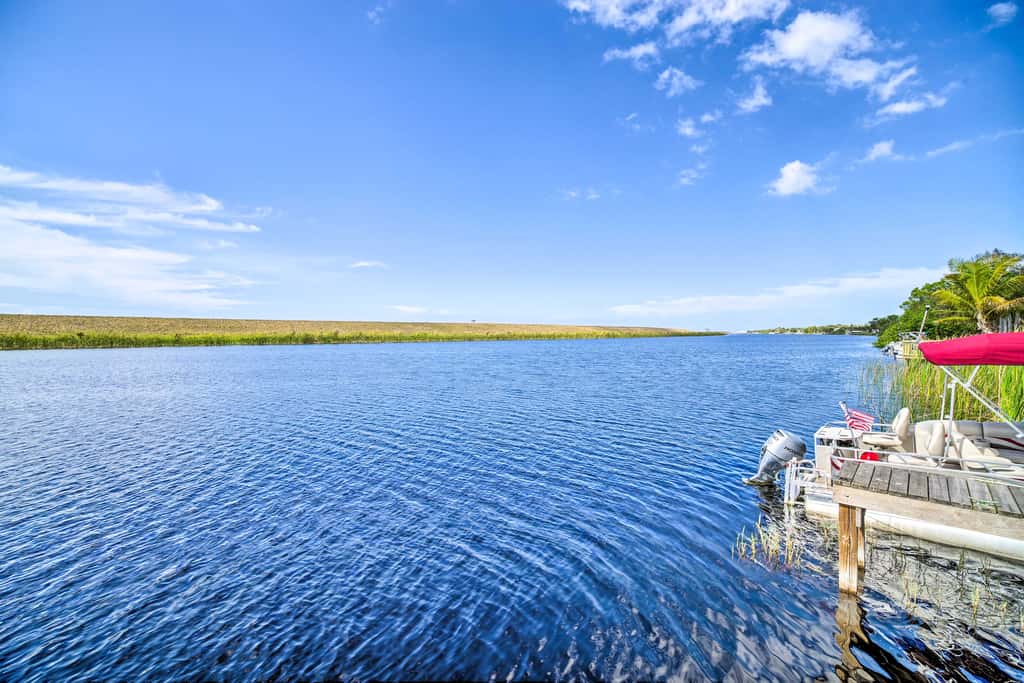 Okeechobee Cabin in Waterfront Community w/ Dock!