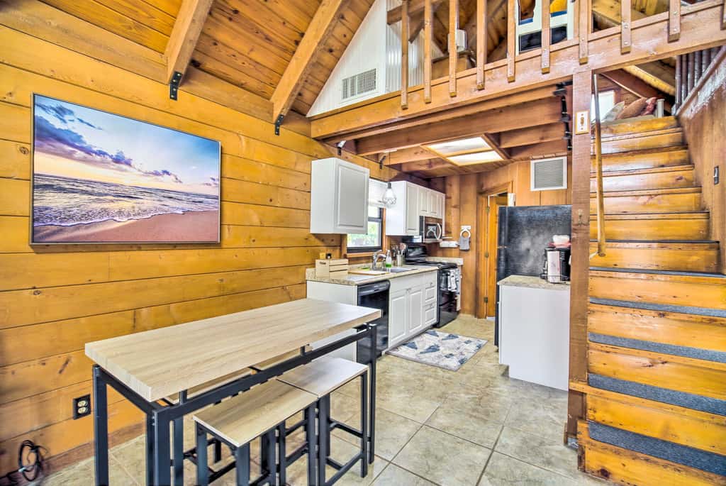 Okeechobee Cabin in Waterfront Community w/ Dock!