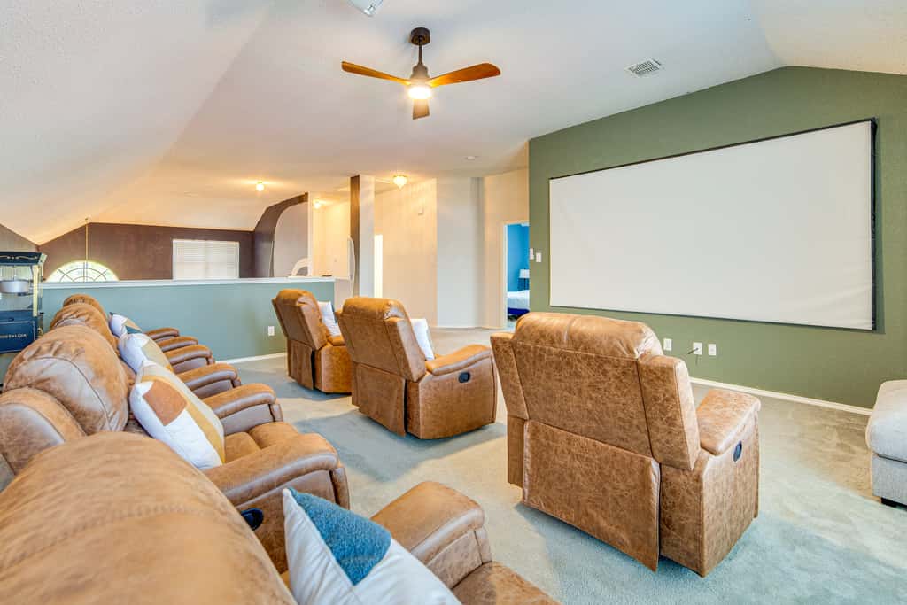 Group-Friendly Grand Prairie Home w/ Perks!