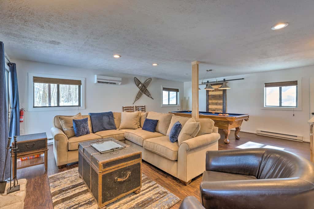Bright Wintergreen Resort Home; Deck & Grill!