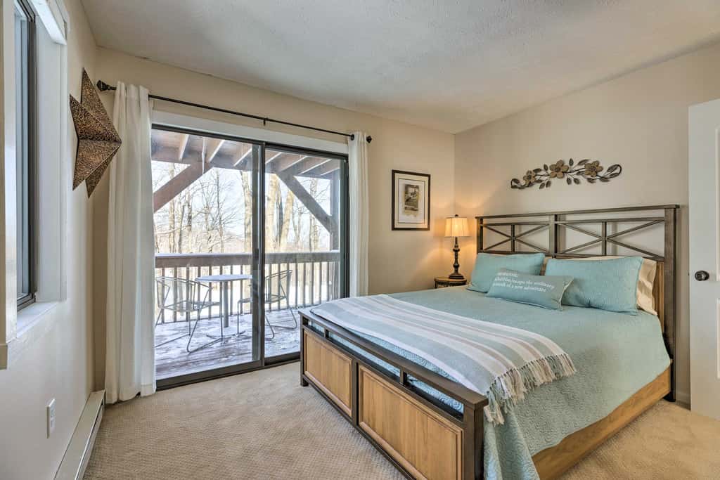 Bright Wintergreen Resort Home; Deck & Grill!