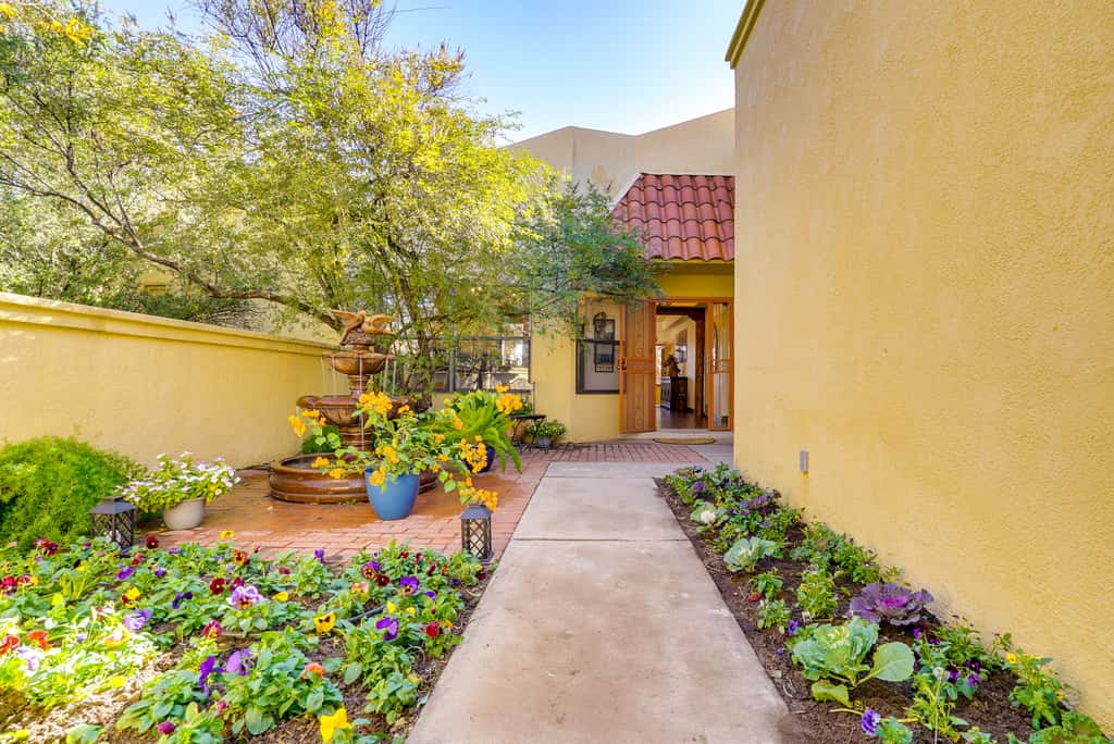 Las Cruces Vacation Rental with Mountain Views!