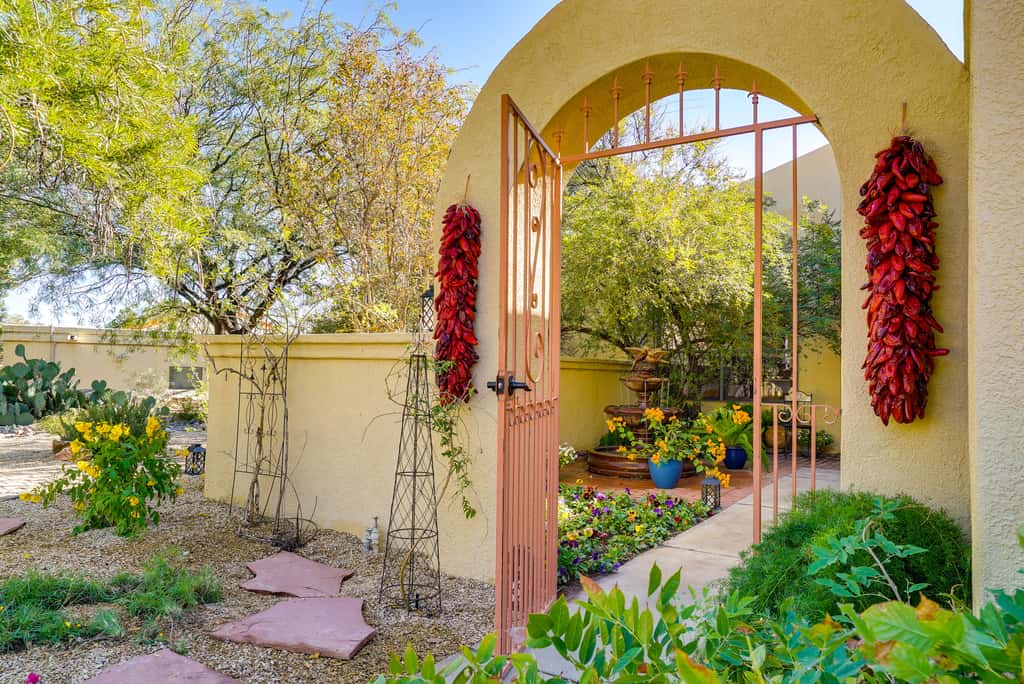 Las Cruces Vacation Rental with Mountain Views!