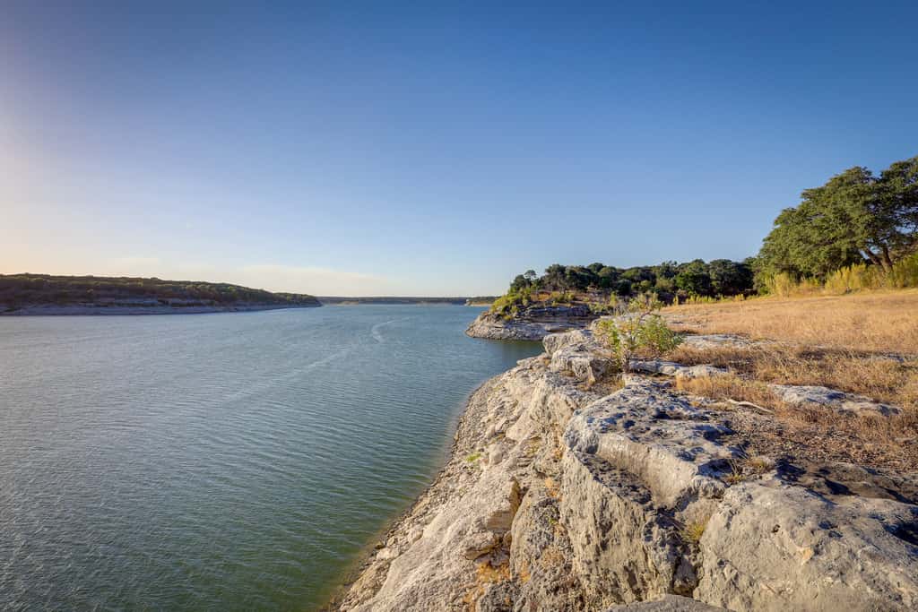 Deck + Cliffside Belton Lake Views: Temple Retreat
