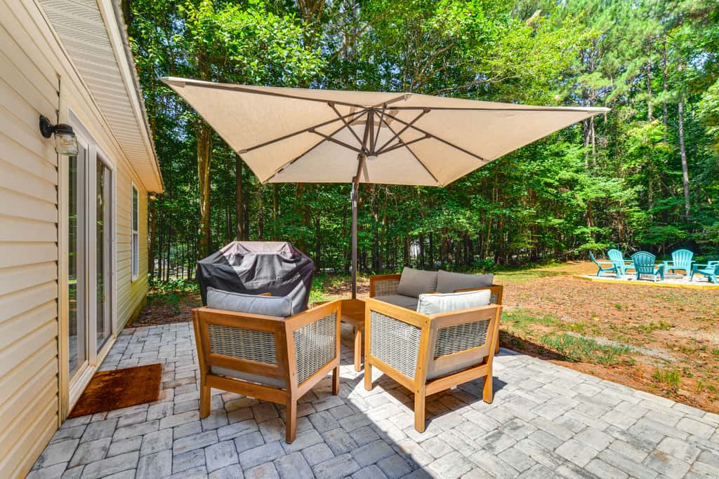 Mooresville Retreat w/ Patio, 1 Mi to Lake Norman!