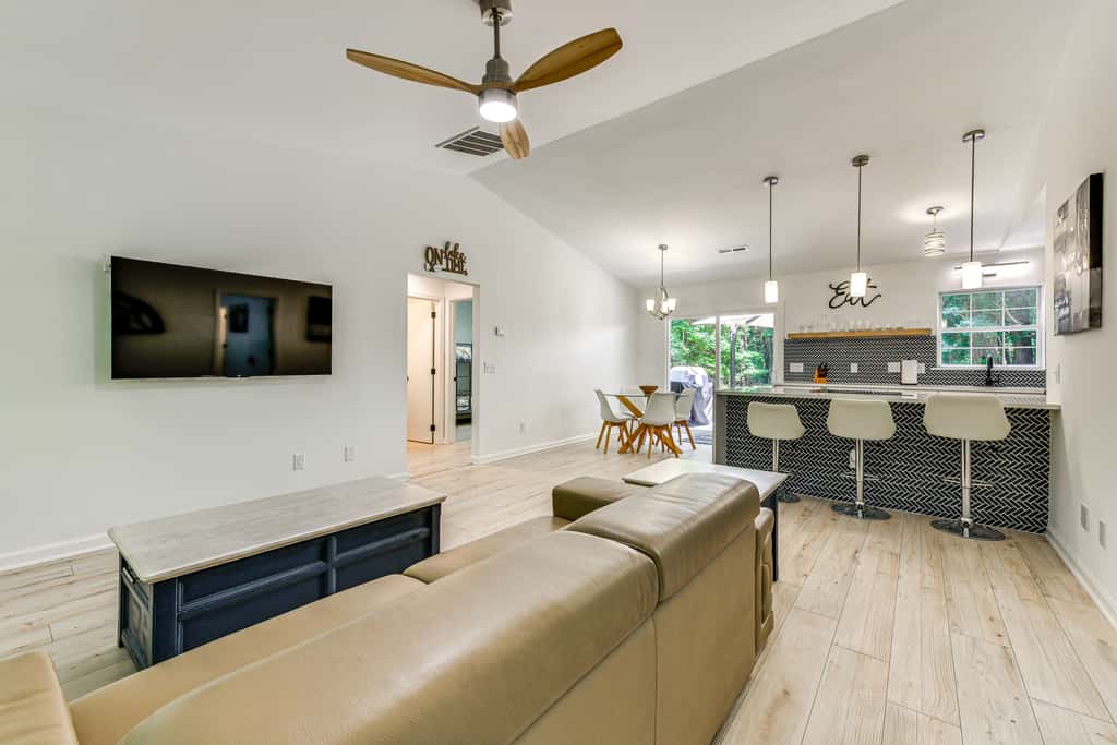 Mooresville Retreat w/ Patio, 1 Mi to Lake Norman!