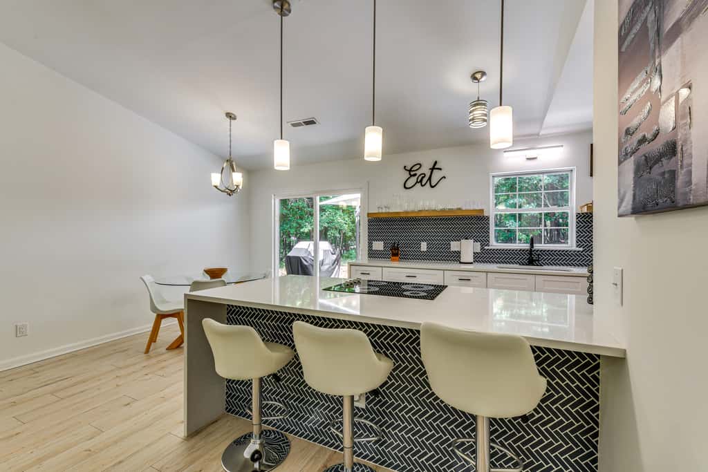 Mooresville Retreat w/ Patio, 1 Mi to Lake Norman!