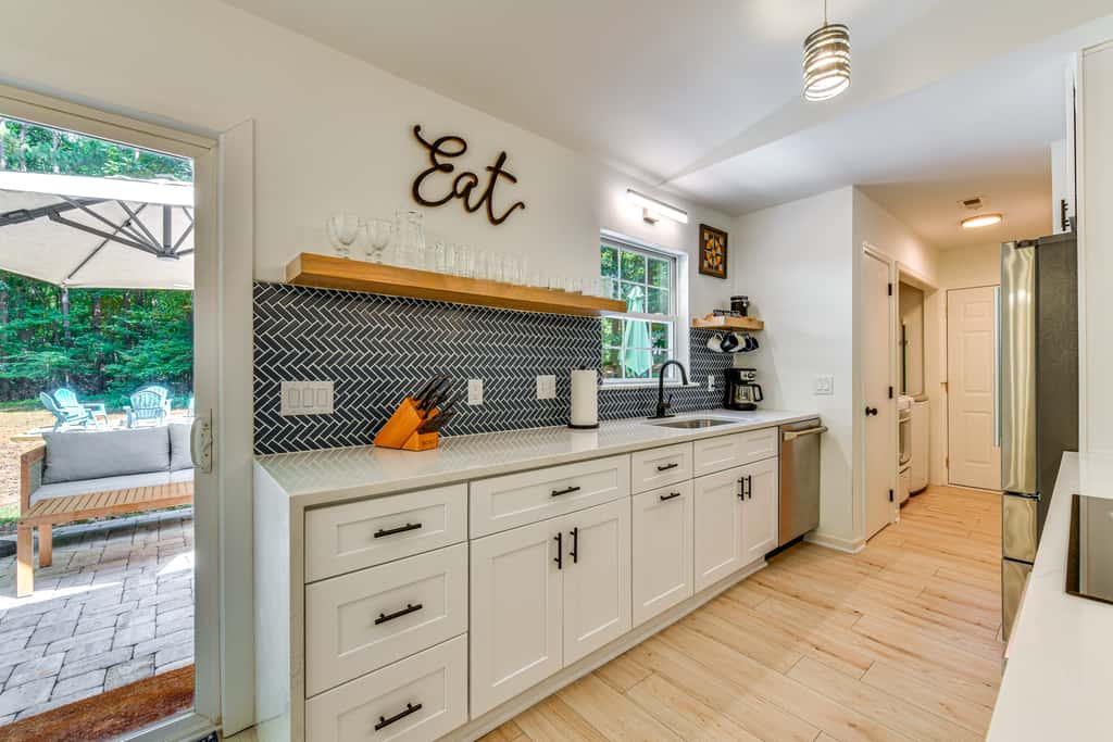 Mooresville Retreat w/ Patio, 1 Mi to Lake Norman!