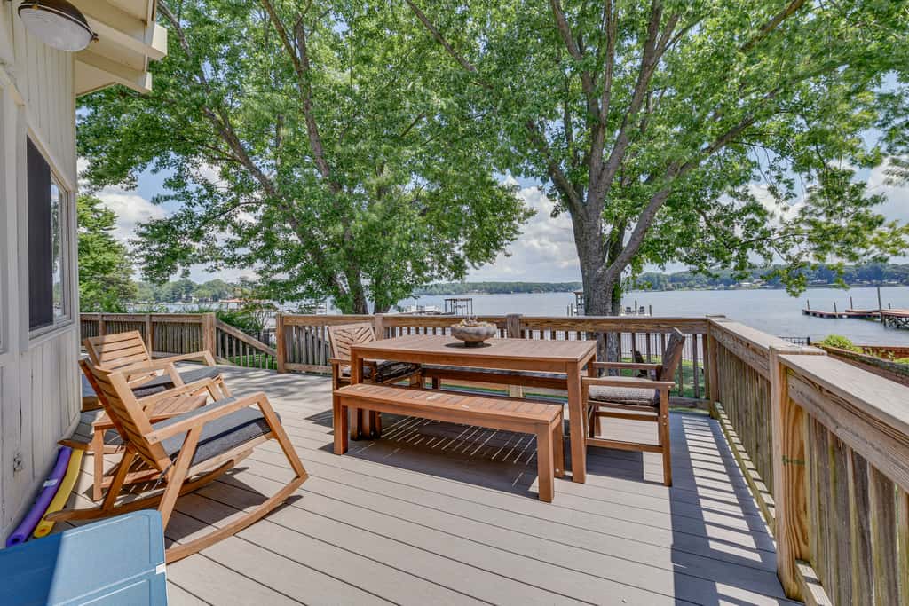 Pet-Friendly Lake Norman Home with Boat Dock!
