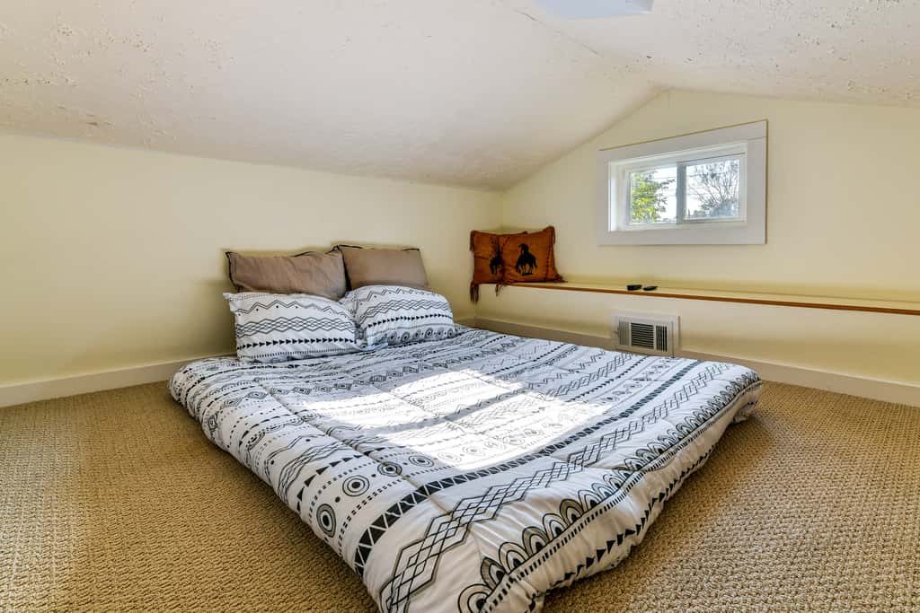 Pet-Friendly Lake Norman Home with Boat Dock!