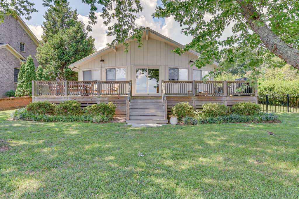 Pet-Friendly Lake Norman Home with Boat Dock!