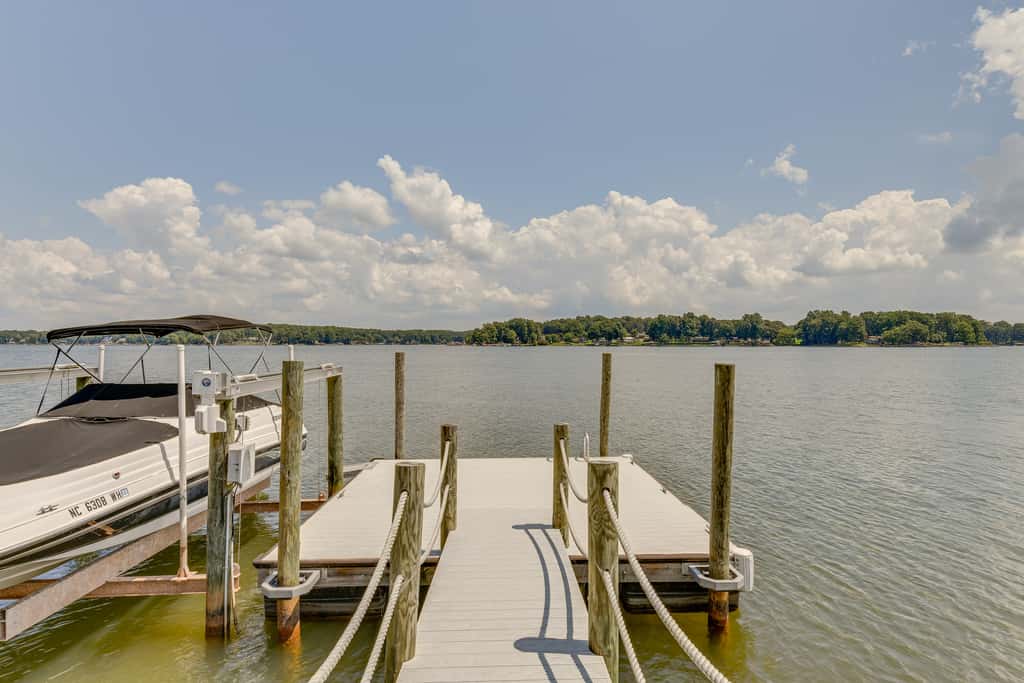 Pet-Friendly Lake Norman Home with Boat Dock!