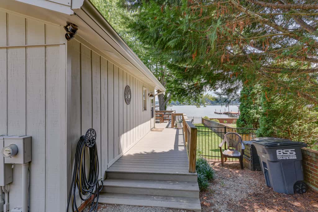 Pet-Friendly Lake Norman Home with Boat Dock!