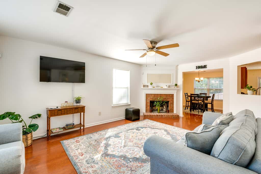 Atlanta Area Home w/ Yard ~ 2 Mi to Six Flags
