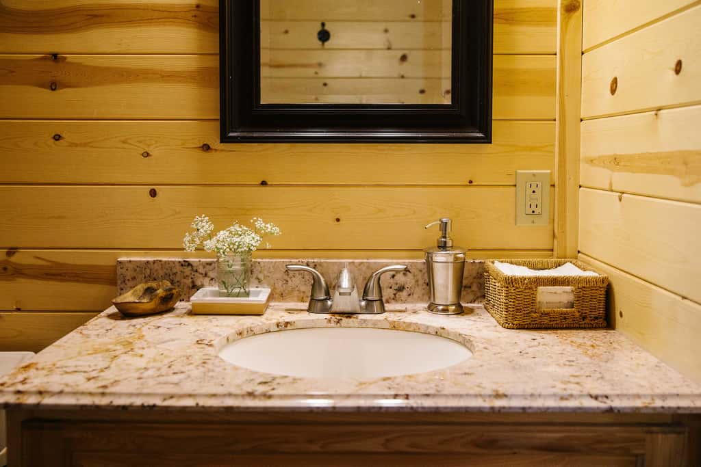 Paradise Valley Cabin by Chico & Yellowstone Park!