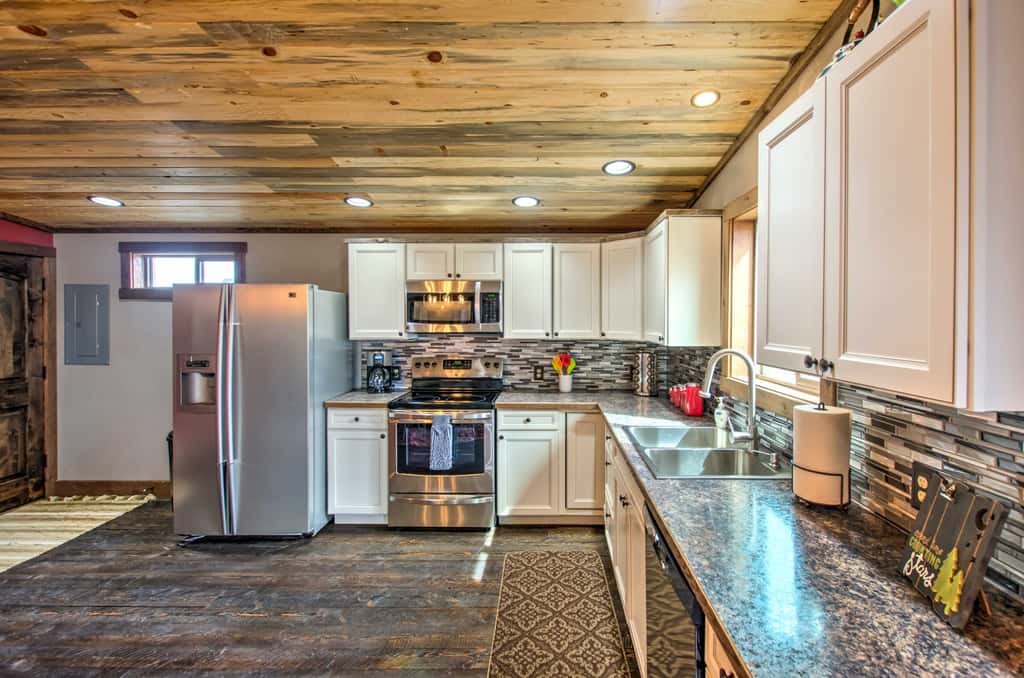 Lovely Livingston Loft w/ Mountain & River Views!