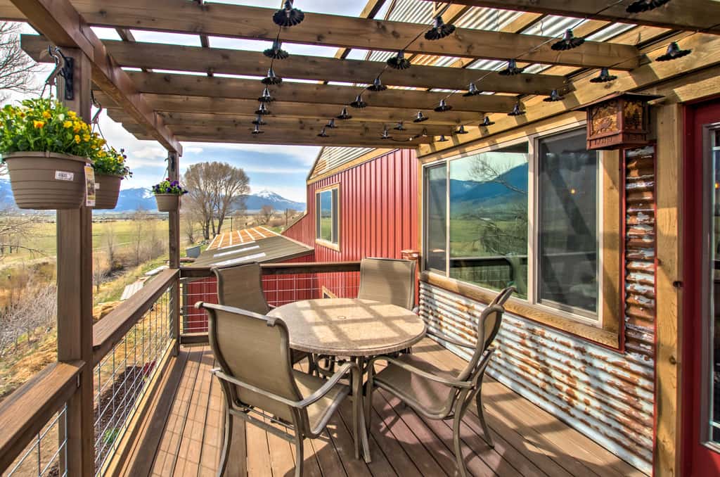 Lovely Livingston Loft w/ Mountain & River Views!