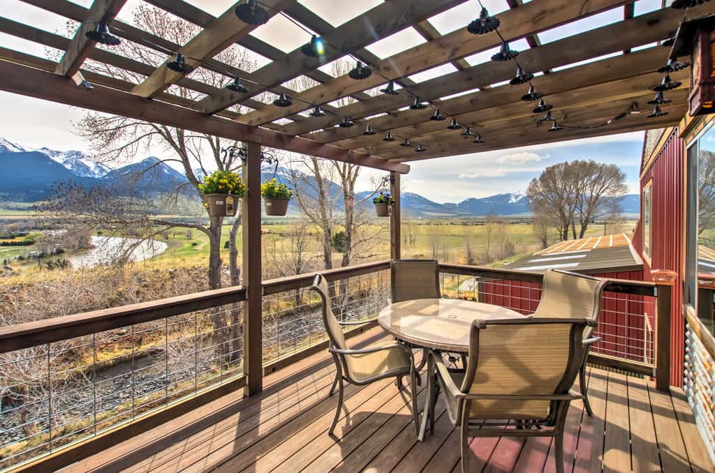 Lovely Livingston Loft w/ Mountain & River Views!
