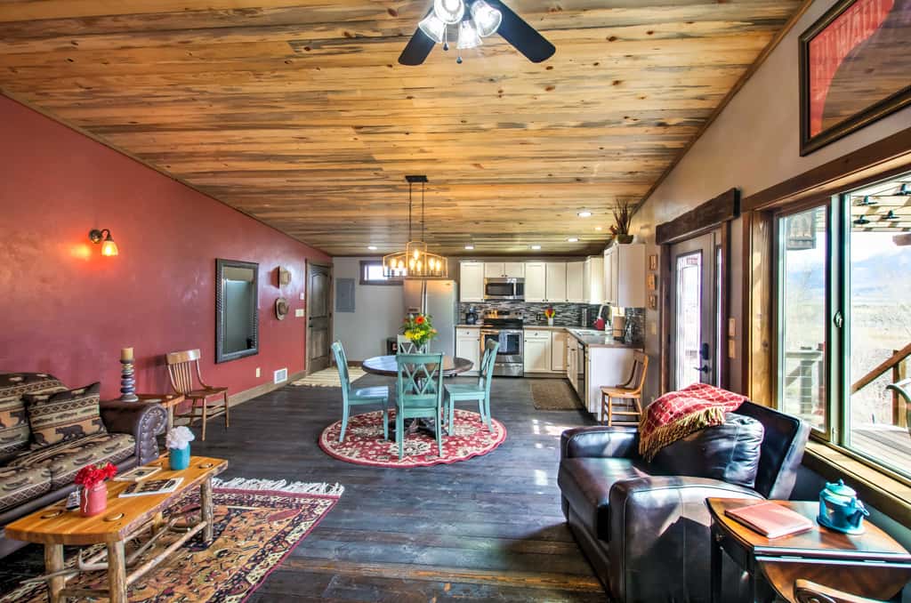 Lovely Livingston Loft w/ Mountain & River Views!