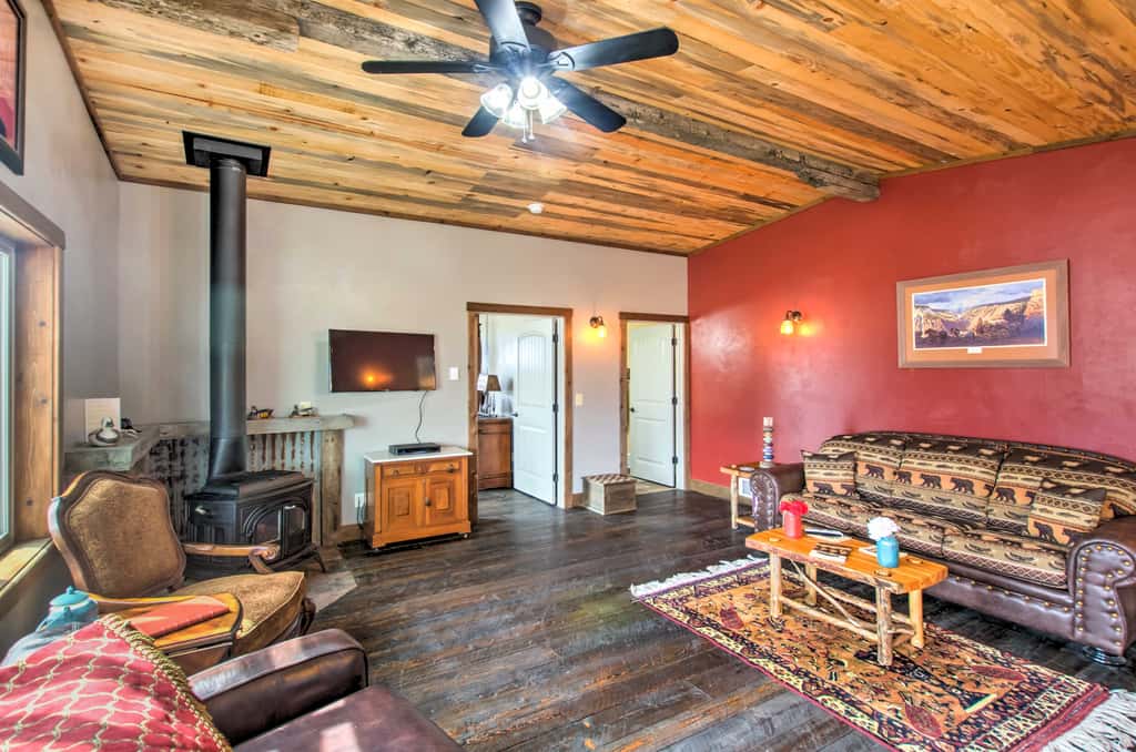 Lovely Livingston Loft w/ Mountain & River Views!