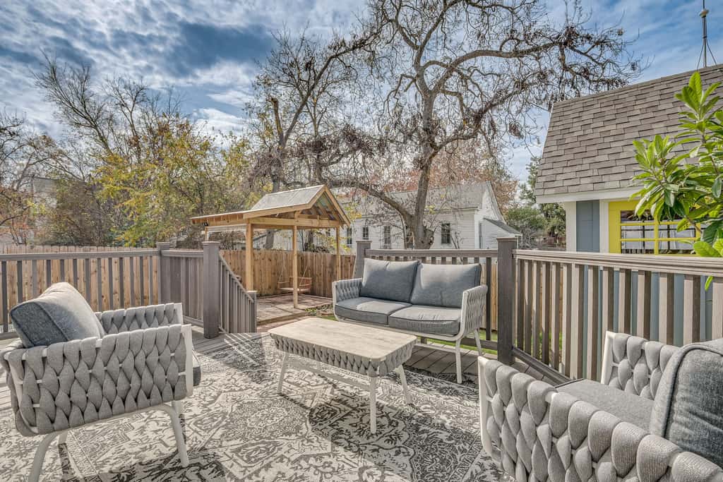 Brenham Rental w/ Deck & Yard < 1 Mi to Downtown!
