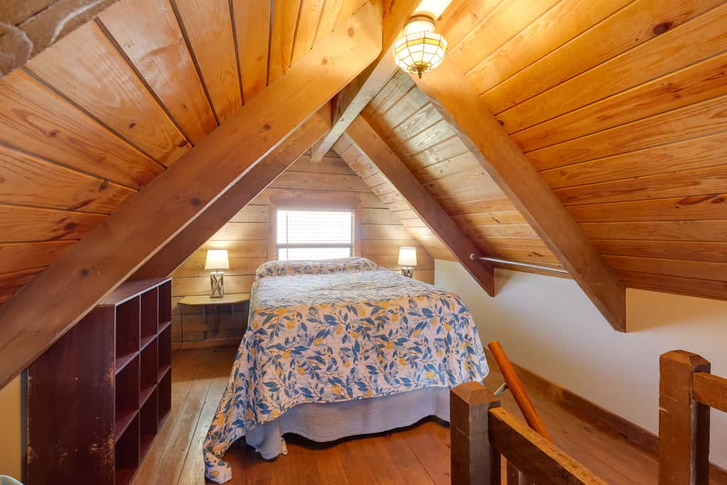 Cabin w/ Boat Launch & Pool Access in Okeechobee