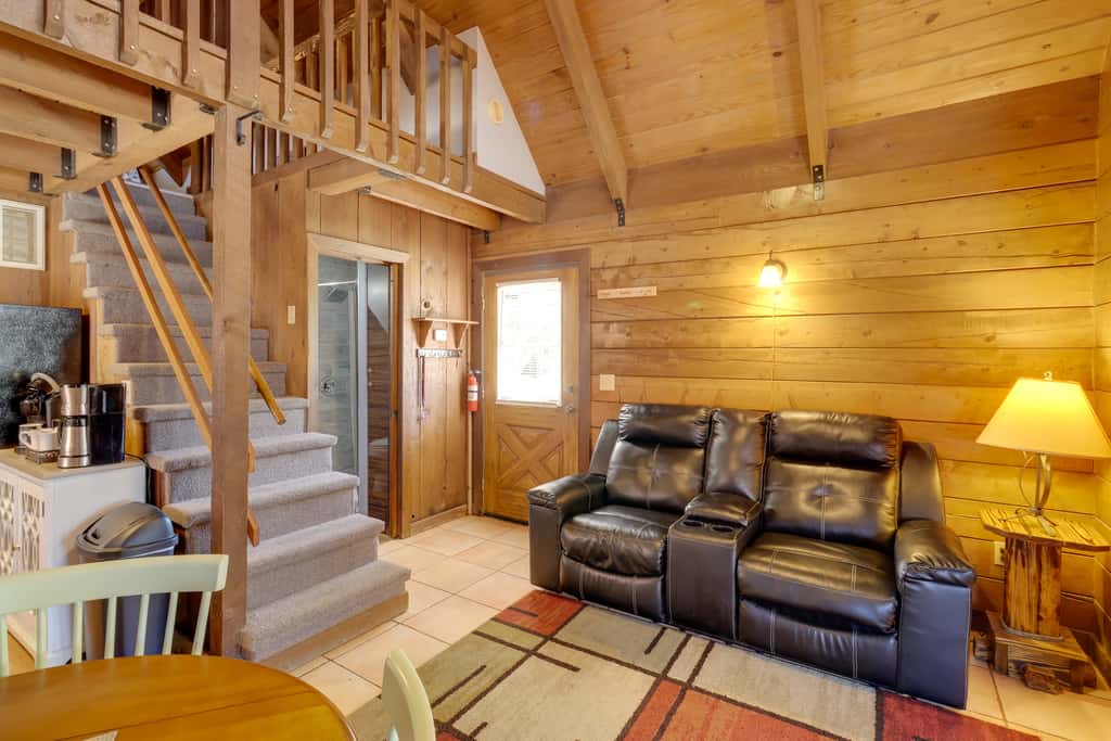 Cabin w/ Boat Launch & Pool Access in Okeechobee