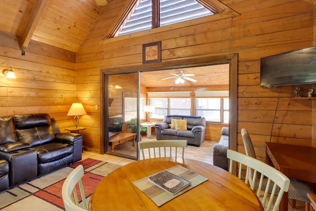 Cabin w/ Boat Launch & Pool Access in Okeechobee