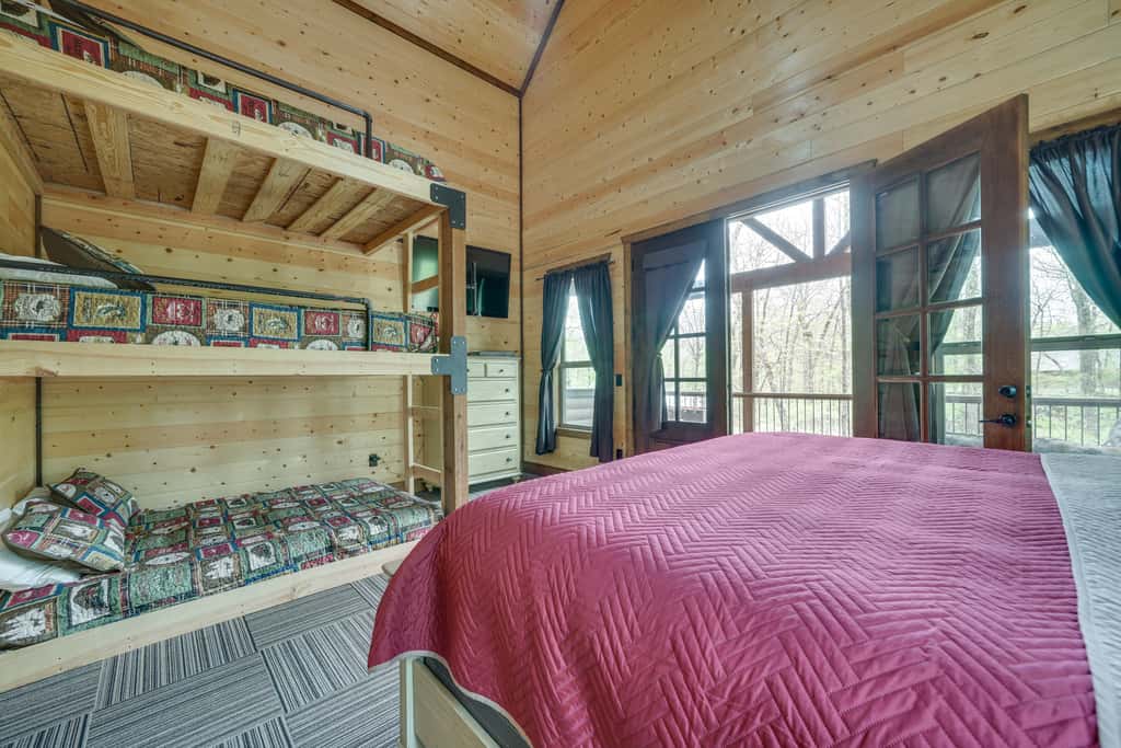Hot Tub & Fire Pit: Spacious Broken Bow Cabin