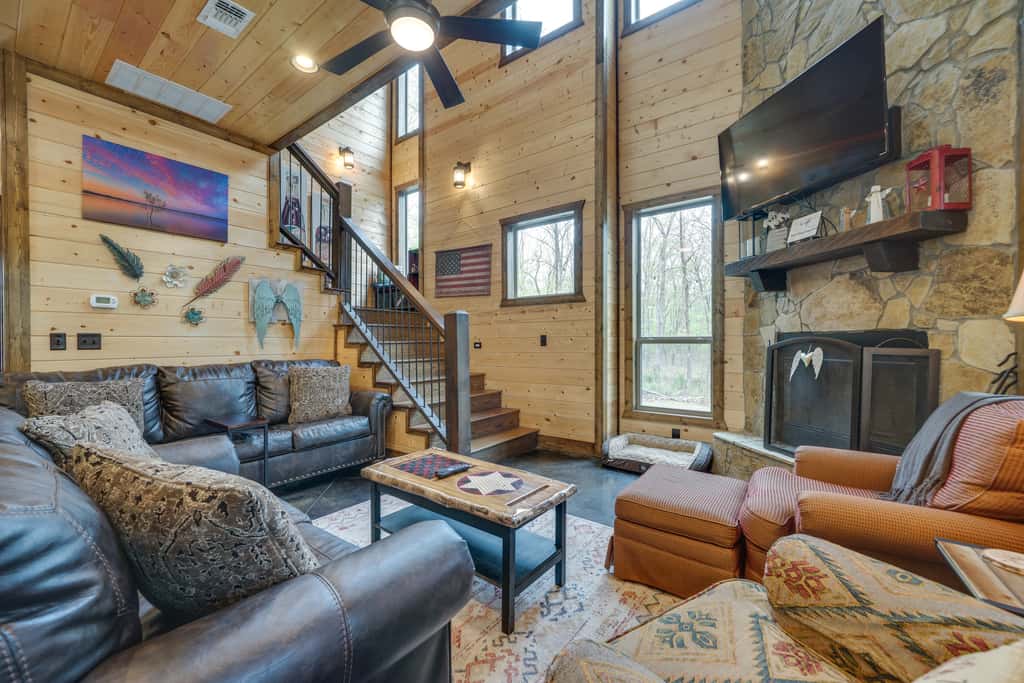 Hot Tub & Fire Pit: Spacious Broken Bow Cabin
