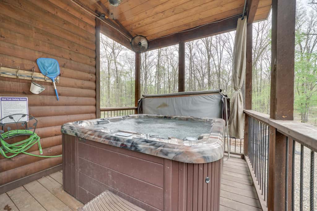 Hot Tub & Fire Pit: Spacious Broken Bow Cabin
