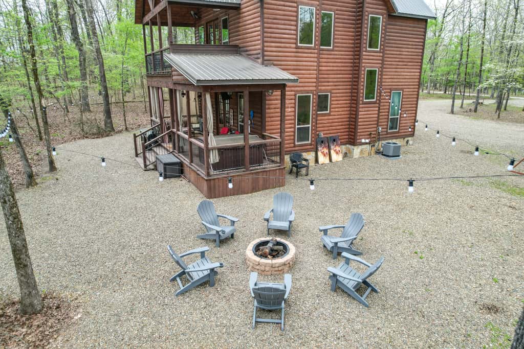 Hot Tub & Fire Pit: Spacious Broken Bow Cabin