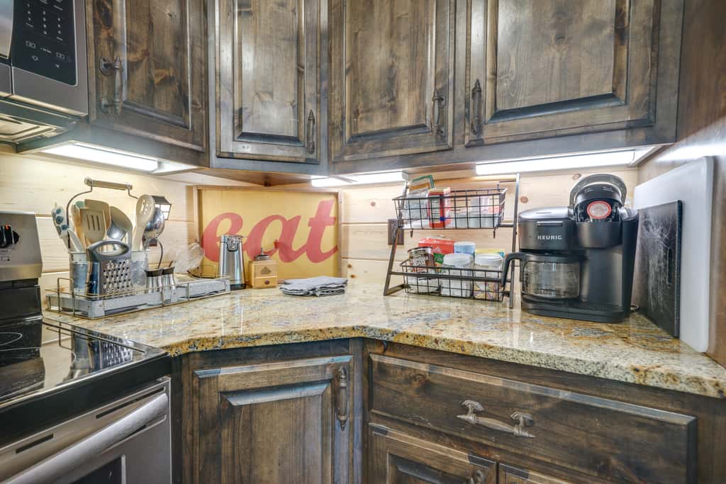 Hot Tub & Fire Pit: Spacious Broken Bow Cabin