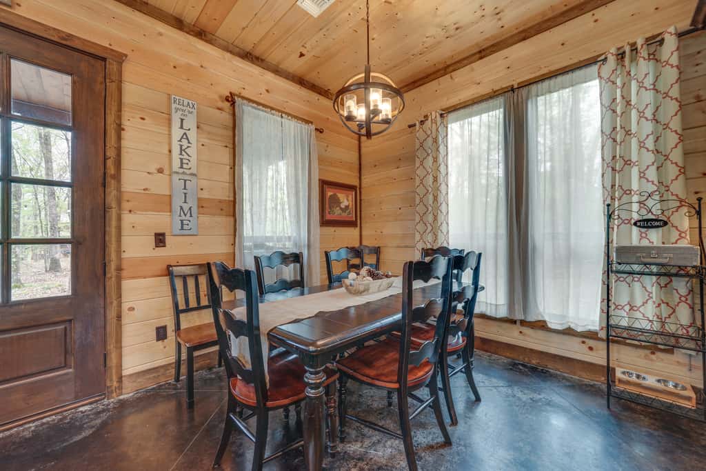 Hot Tub & Fire Pit: Spacious Broken Bow Cabin