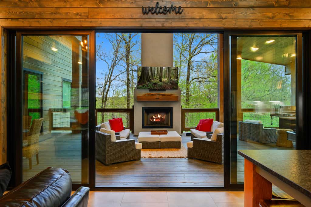 Secluded Creekside Cabin w/ Hot Tub & Fire Pit!