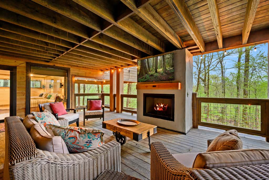 Secluded Creekside Cabin w/ Hot Tub & Fire Pit!