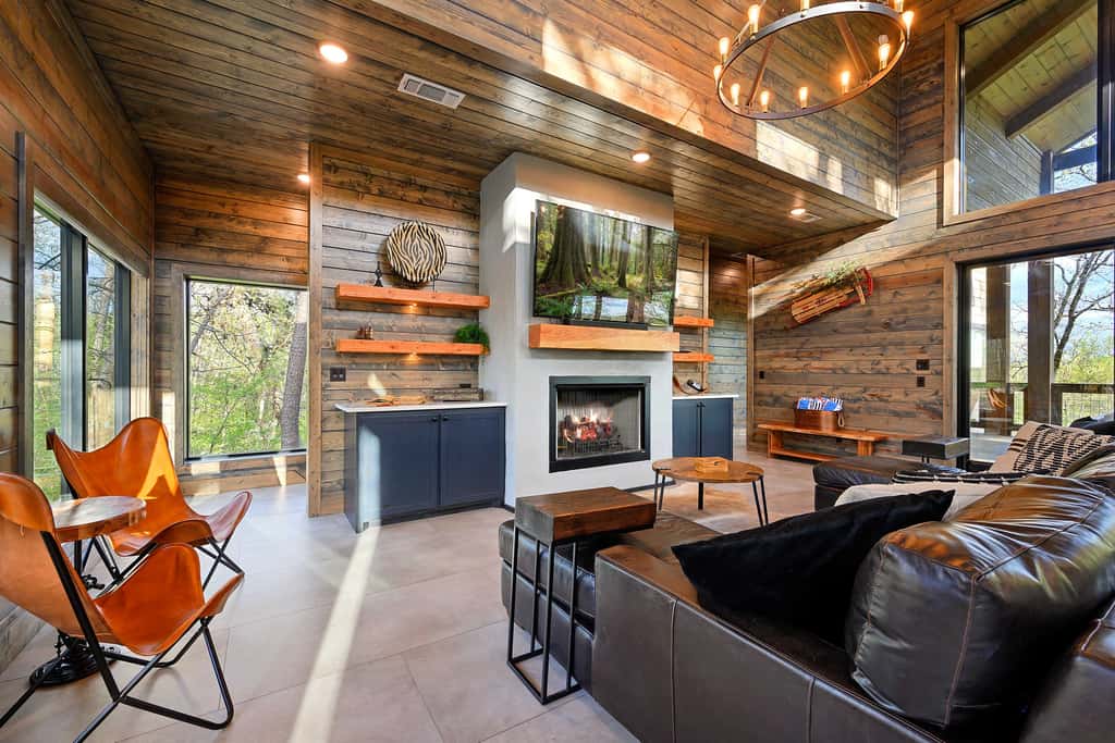 Secluded Creekside Cabin w/ Hot Tub & Fire Pit!