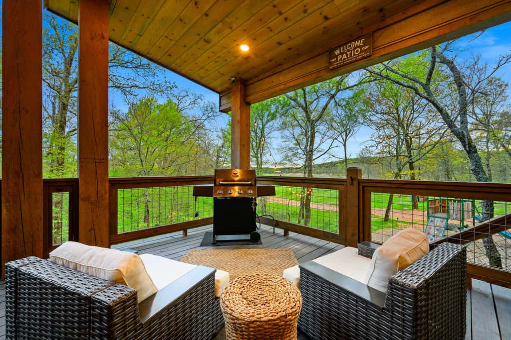 Secluded Creekside Cabin w/ Hot Tub & Fire Pit!