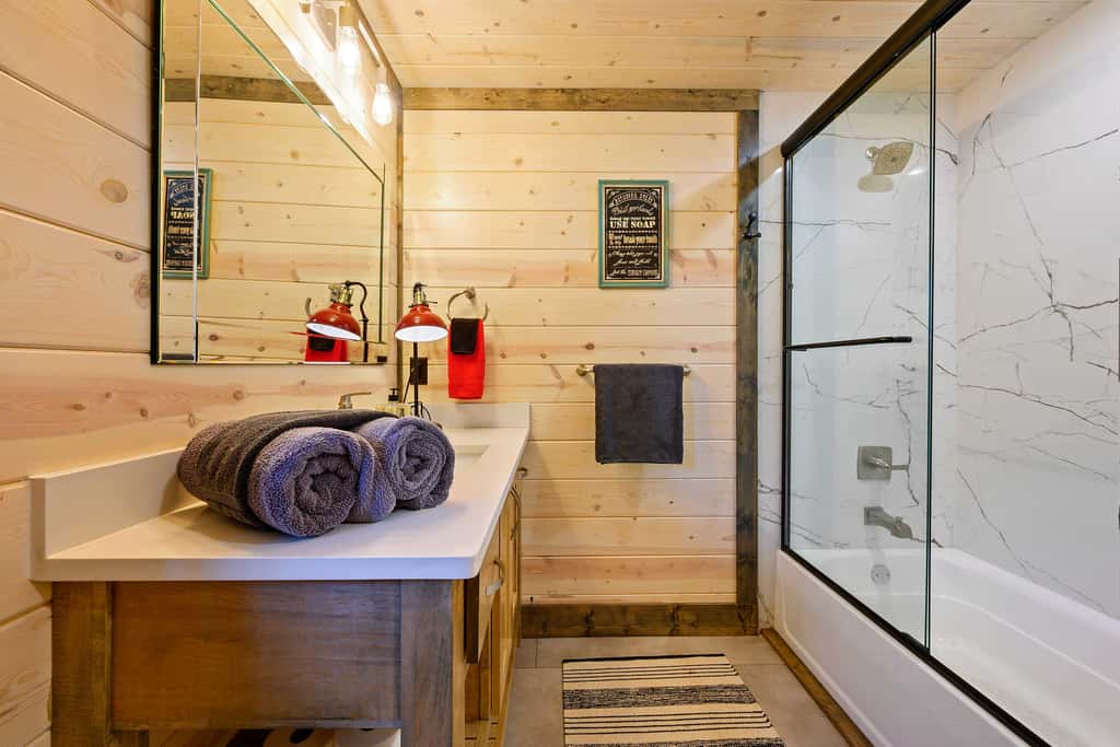 Secluded Creekside Cabin w/ Hot Tub & Fire Pit!