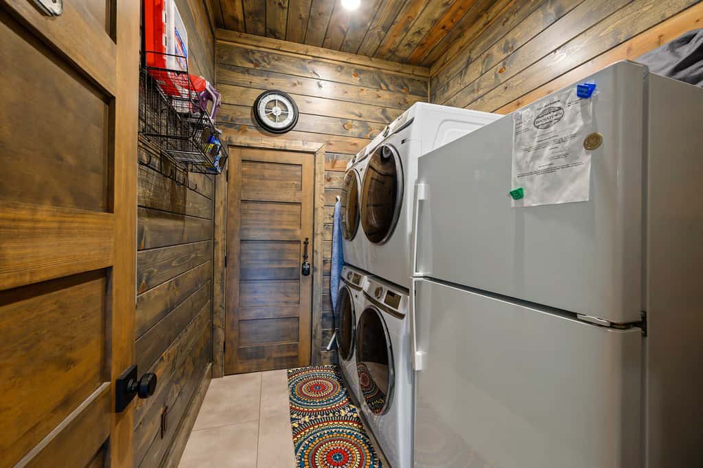 Secluded Creekside Cabin w/ Hot Tub & Fire Pit!