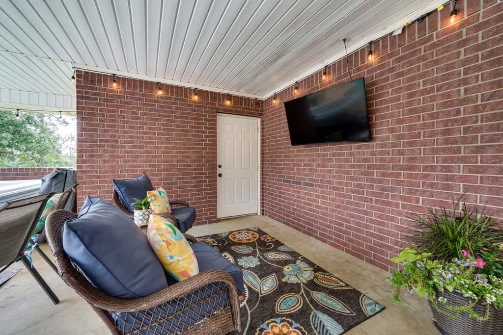 Broken Bow Vacation Rental w/ Pool & Hot Tub!