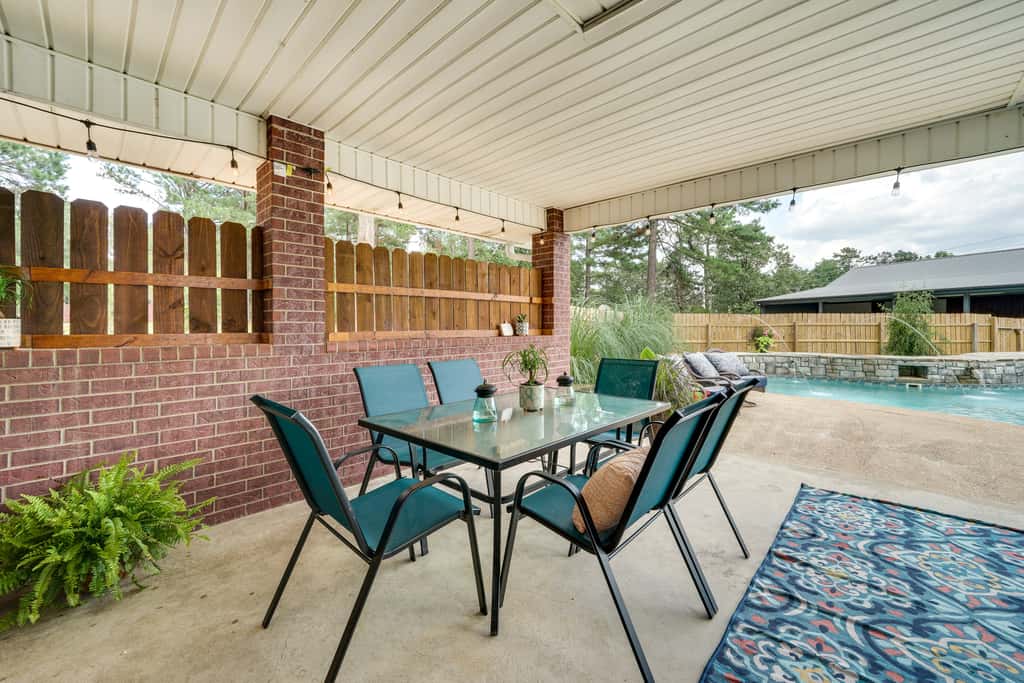 Broken Bow Vacation Rental w/ Pool & Hot Tub!
