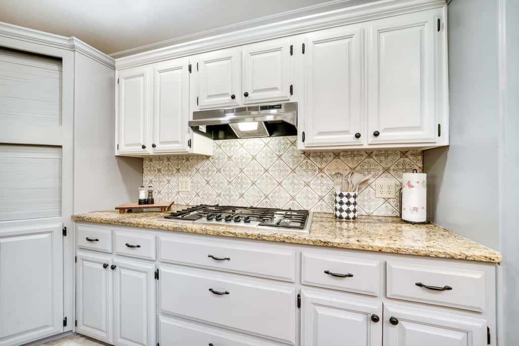 Broken Bow Vacation Rental w/ Pool & Hot Tub!