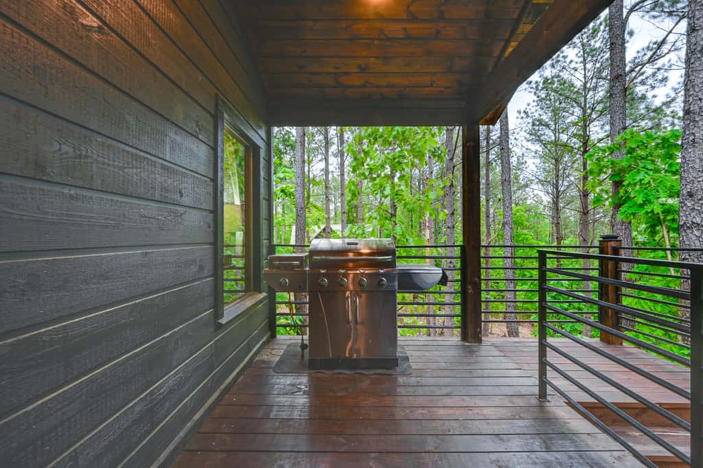 Luxe Broken Bow Vacation Rental: Hot Tub & Pets OK
